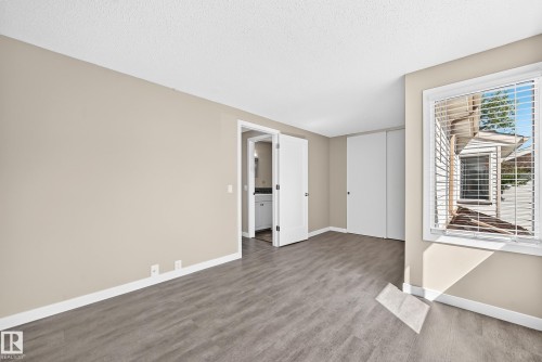 #40 2024 57 St Nw, Edmonton, AB 