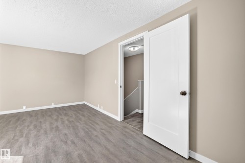 #40 2024 57 St Nw, Edmonton, AB 