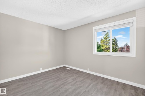 #40 2024 57 St Nw, Edmonton, AB 