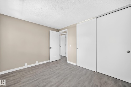 #40 2024 57 St Nw, Edmonton, AB 