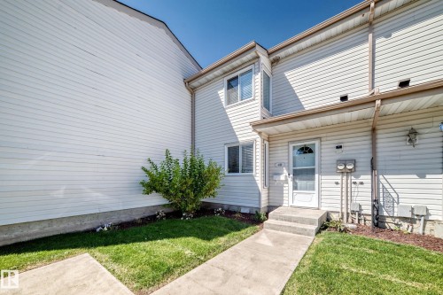 #40 2024 57 St Nw, Edmonton, AB 