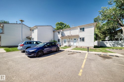 #40 2024 57 St Nw, Edmonton, AB 