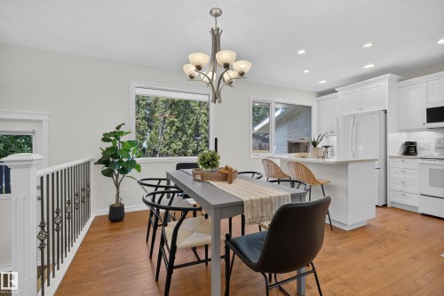 9562 81 Street Nw, Edmonton, AB - Indoor Photo Showing Other Room