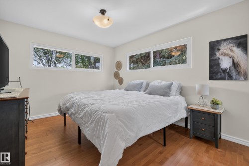 9562 81 Street Nw, Edmonton, AB - Indoor Photo Showing Bedroom