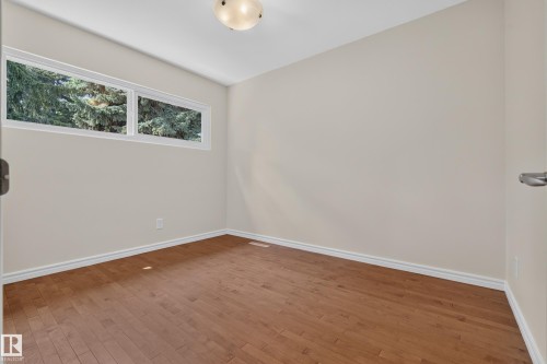9562 81 Street Nw, Edmonton, AB - Indoor Photo Showing Other Room