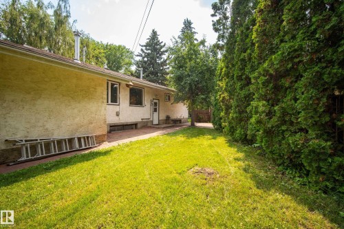 9562 81 Street Nw, Edmonton, AB - Outdoor