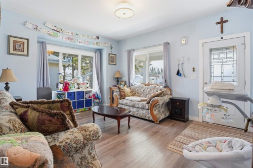 5232 51 Avenue, Mundare, AB 