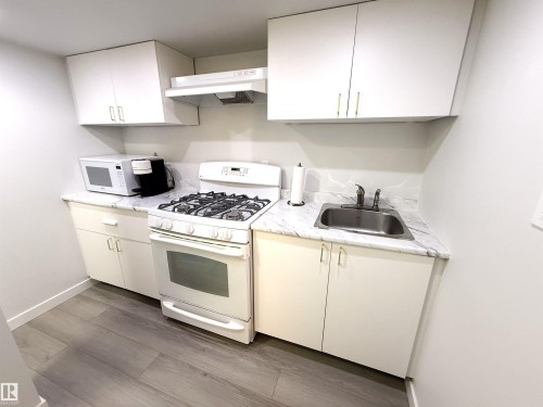 10107 171A Avenue Nw, Edmonton, AB 