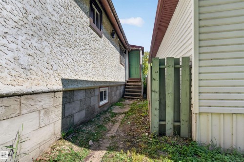 11327 89 Street Nw, Edmonton, AB 