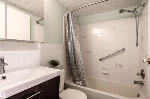 #237 10636 120 St Nw, Edmonton, AB - Indoor Photo Showing Bathroom