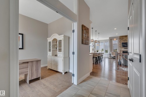 4232 8 Street Nw, Edmonton, AB 
