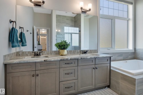 4232 8 Street Nw, Edmonton, AB 