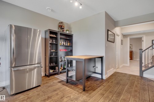 4232 8 Street Nw, Edmonton, AB 