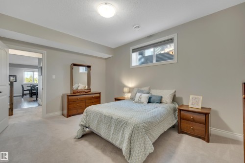 4232 8 Street Nw, Edmonton, AB 