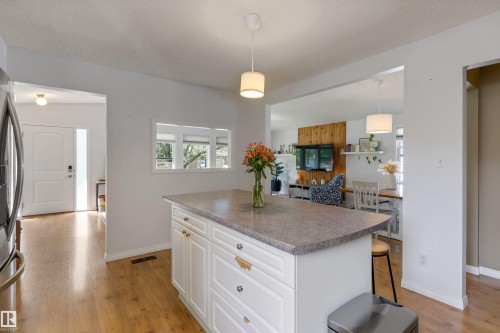 25 Amherst Crescent, St. Albert, AB 