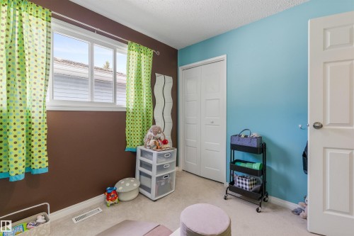 25 Amherst Crescent, St. Albert, AB 