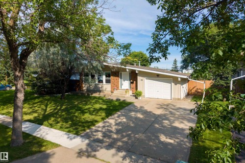 25 Amherst Crescent, St. Albert, AB 