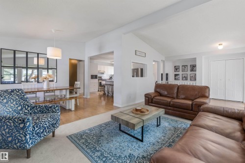 25 Amherst Crescent, St. Albert, AB 