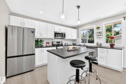 3 Grantham Place, St. Albert, AB 