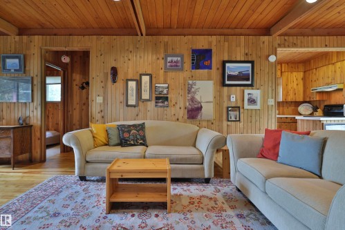 39 Sundance Beach, Rural Leduc County, AB - Indoor Photo Showing Living Room