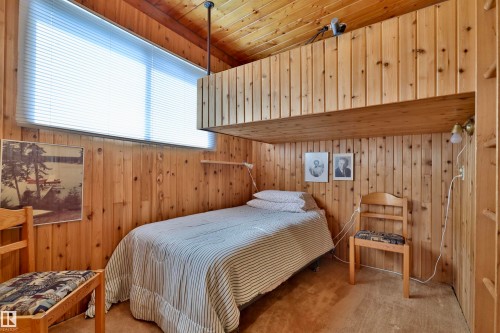 39 Sundance Beach, Rural Leduc County, AB - Indoor Photo Showing Bedroom