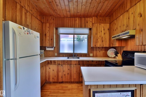 39 Sundance Beach, Rural Leduc County, AB - Indoor Photo Showing Kitchen