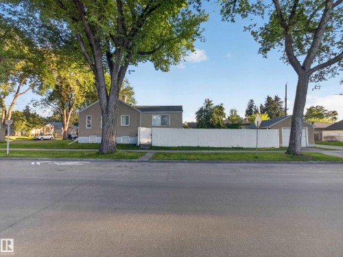 12403 92 Street Nw, Edmonton, AB 