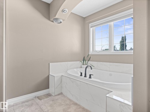 4 Rochelle Court, Beaumont, AB 