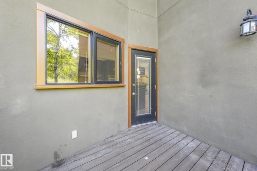9404 100A Avenue Nw, Edmonton, AB 