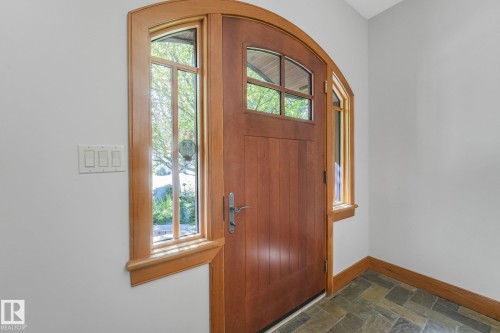 9404 100A Avenue Nw, Edmonton, AB 