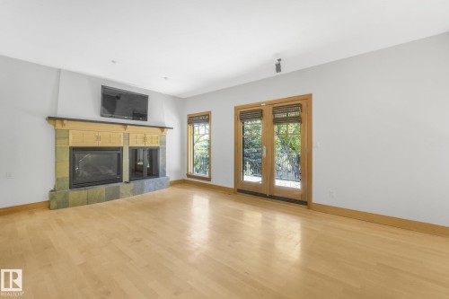 9404 100A Avenue Nw, Edmonton, AB 