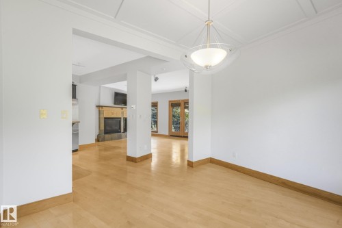 9404 100A Avenue Nw, Edmonton, AB 