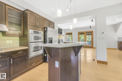 9404 100A Avenue Nw, Edmonton, AB 