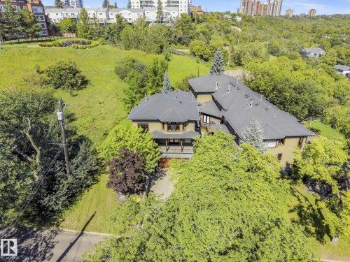 9404 100A Avenue Nw, Edmonton, AB 