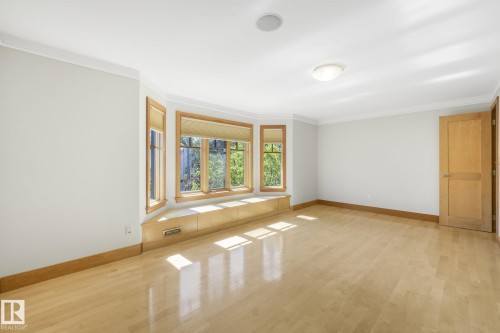 9404 100A Avenue Nw, Edmonton, AB 