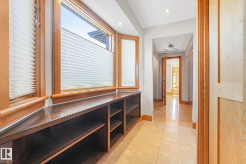 9404 100A Avenue Nw, Edmonton, AB 