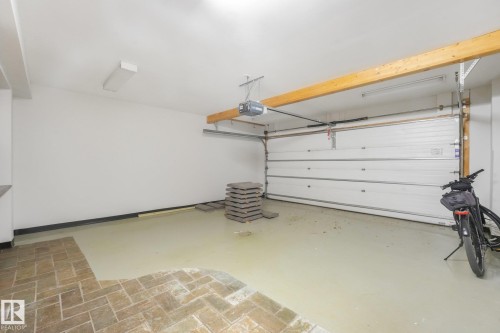9404 100A Avenue Nw, Edmonton, AB 