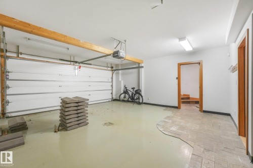 9404 100A Avenue Nw, Edmonton, AB 