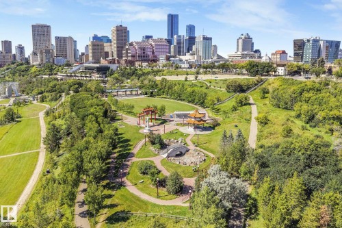 9404 100A Avenue Nw, Edmonton, AB 