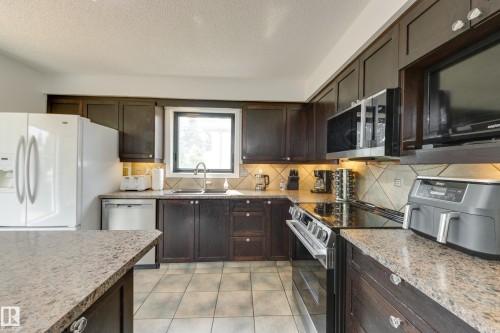 1123 48 Street Nw, Edmonton, AB - Indoor Photo Showing Kitchen