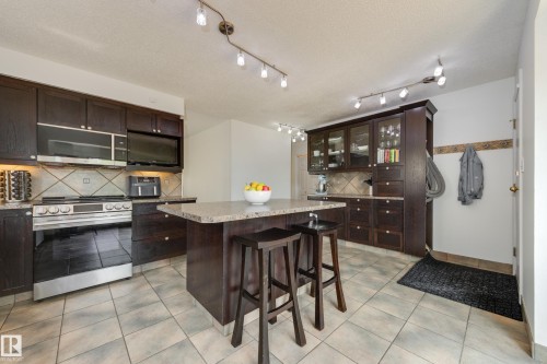 1123 48 Street Nw, Edmonton, AB - Indoor Photo Showing Kitchen