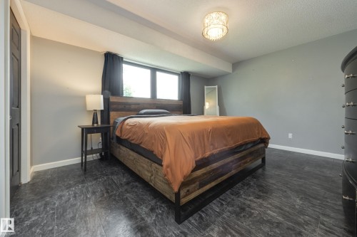 1123 48 Street Nw, Edmonton, AB - Indoor Photo Showing Bedroom