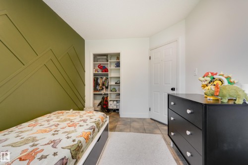 1123 48 Street Nw, Edmonton, AB - Indoor Photo Showing Bedroom