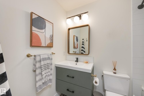 1123 48 Street Nw, Edmonton, AB - Indoor Photo Showing Bathroom