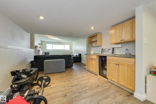 1123 48 Street Nw, Edmonton, AB - Indoor