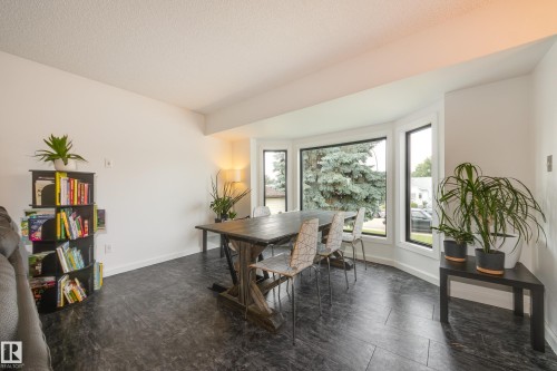 1123 48 Street Nw, Edmonton, AB - Indoor Photo Showing Dining Room