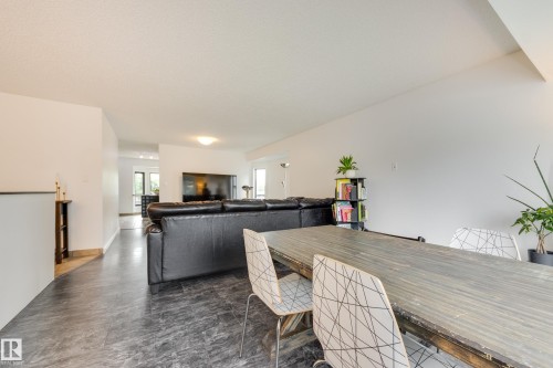 1123 48 Street Nw, Edmonton, AB - Indoor Photo Showing Other Room