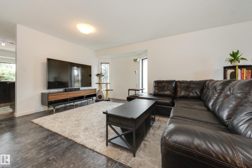1123 48 Street Nw, Edmonton, AB - Indoor Photo Showing Living Room