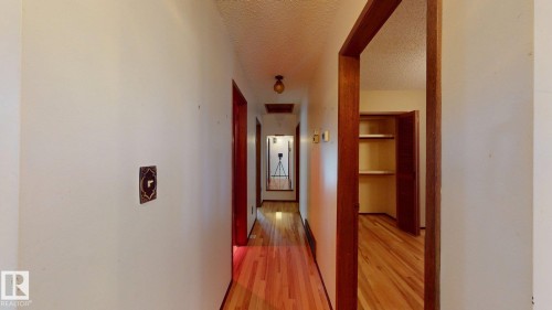 15103 92 Street Nw, Edmonton, AB 