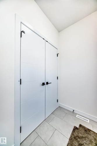 10721 70 Avenue Nw, Edmonton, AB - Indoor Photo Showing Other Room